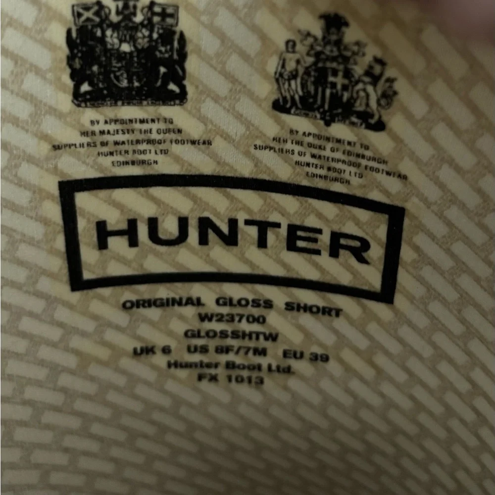 Hunter Women’s Glossy Black Short Size Boots~Size 8/F-7/M~W23700~EUC - Picture 15 of 16